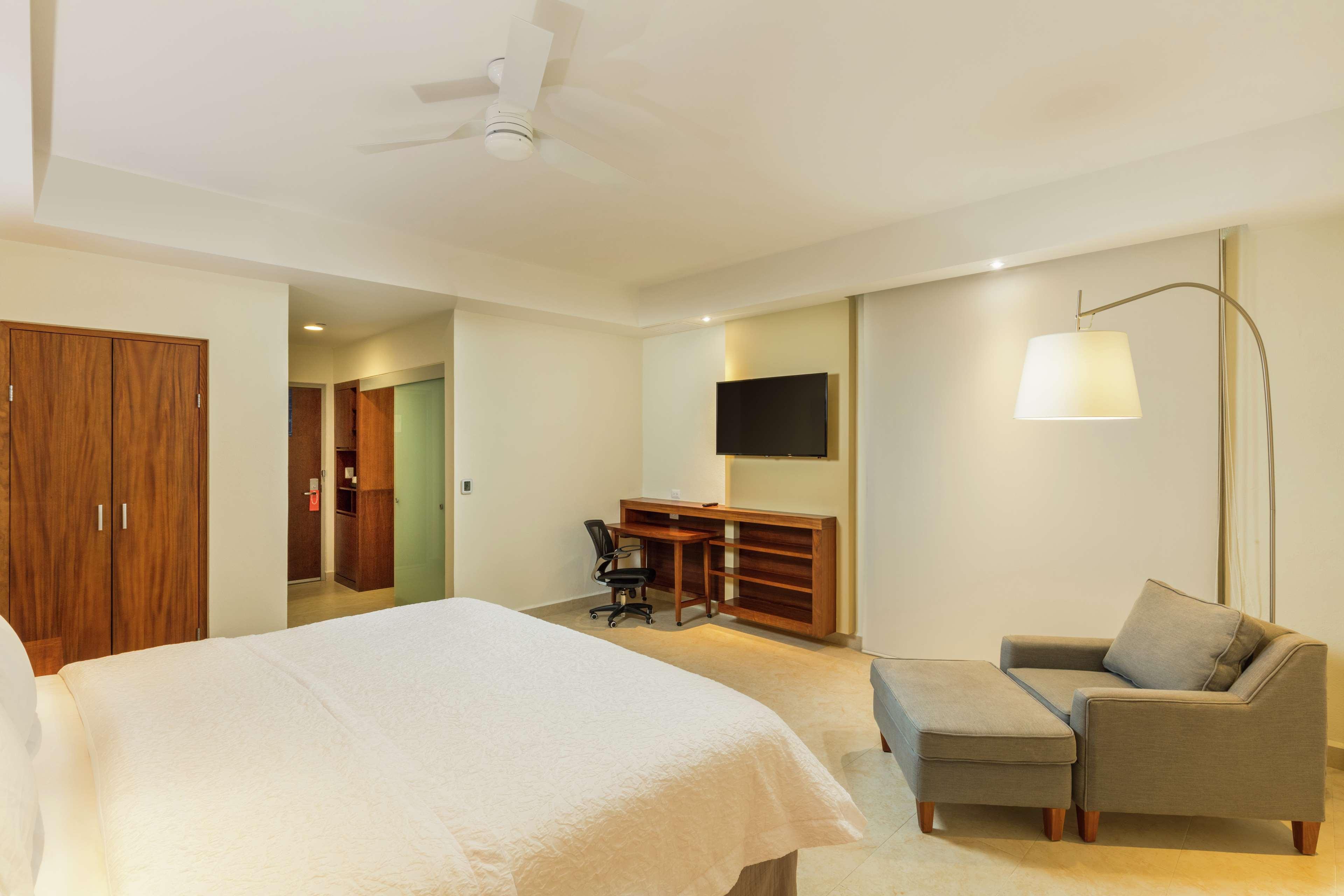 Hampton & By Hilton Cabos Hotel San Jose del Cabo