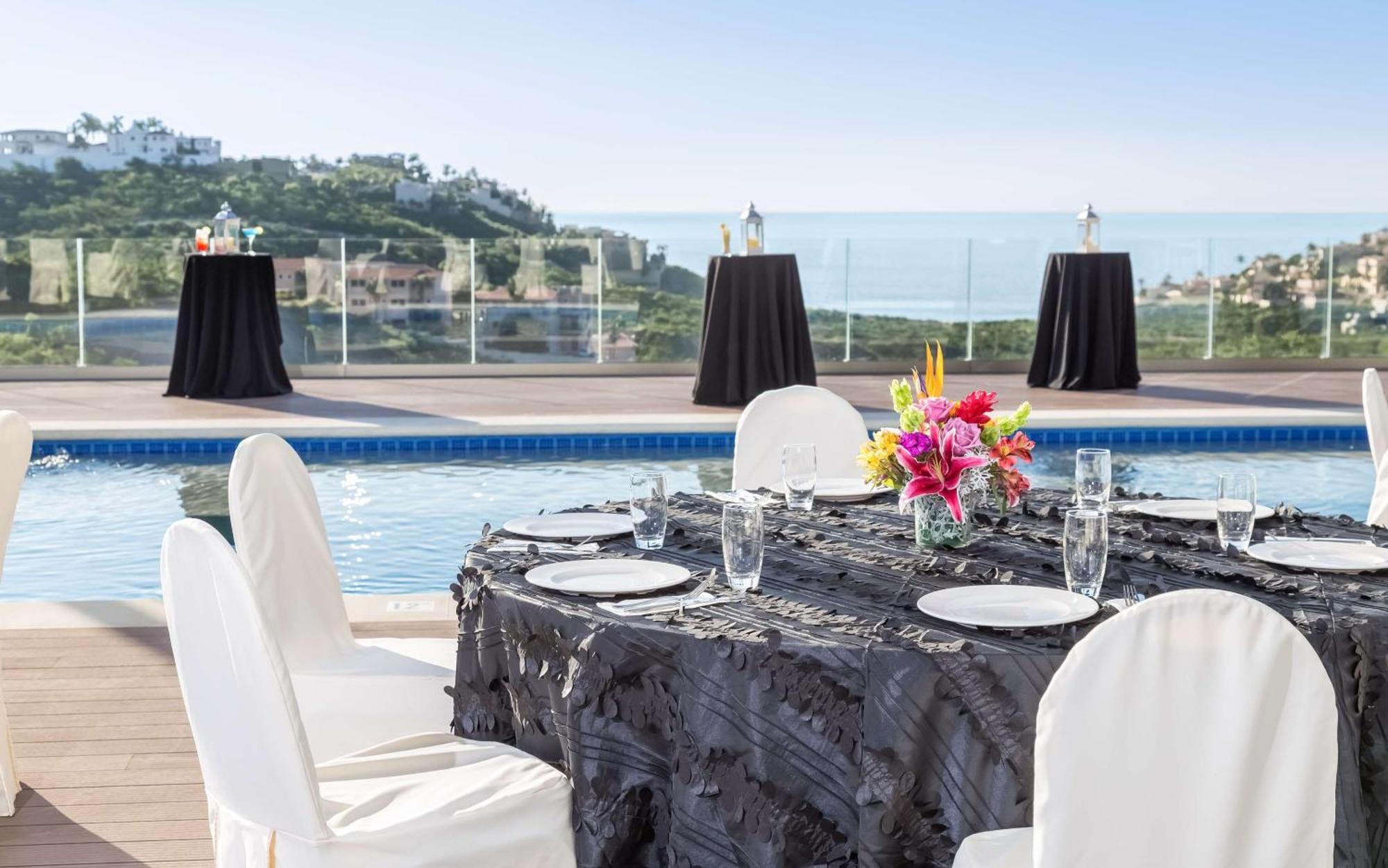 Hampton & By Hilton Cabos Hotel 3*